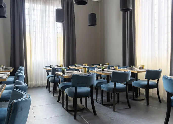 Flom Boutique Hotel